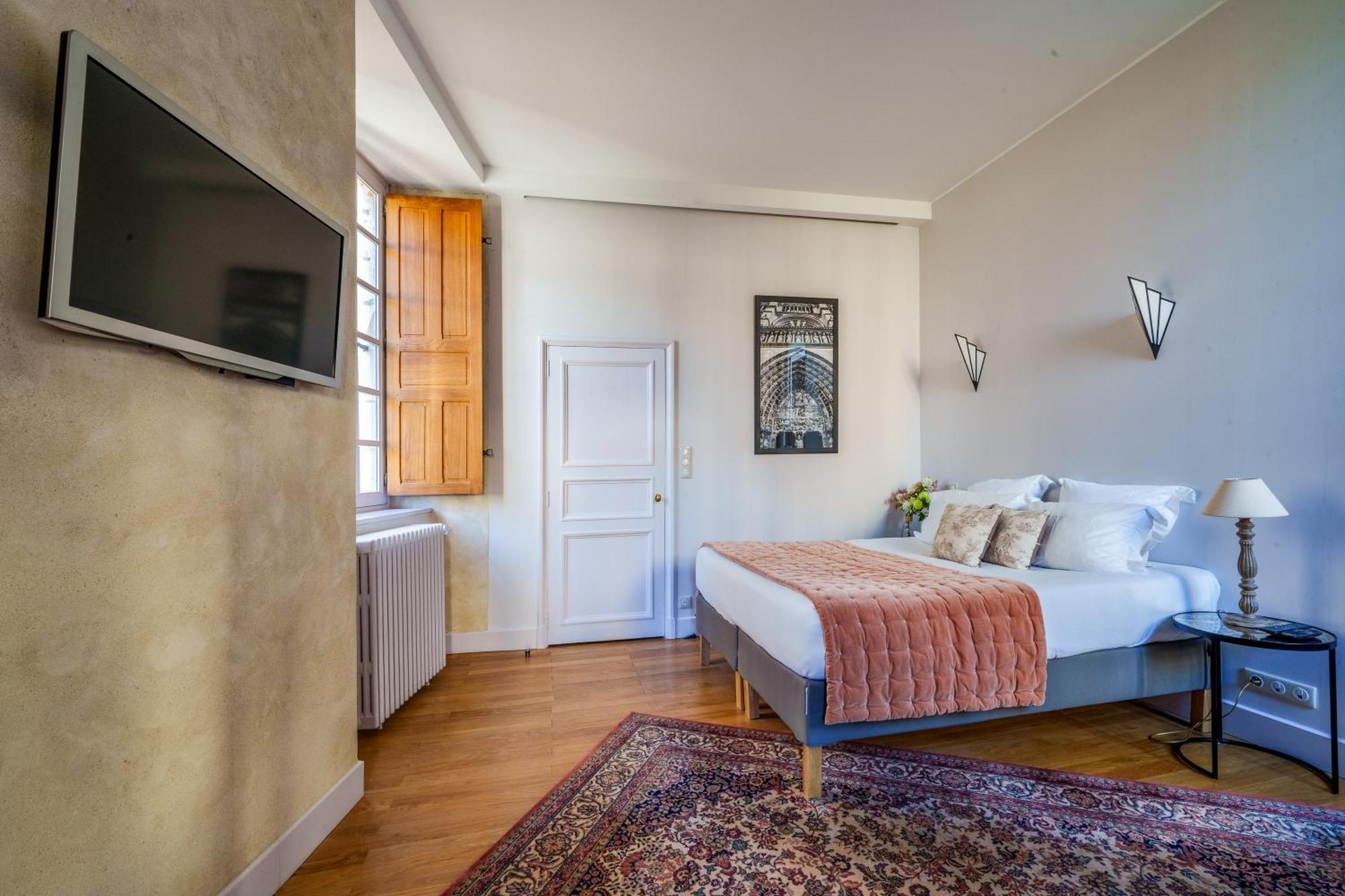 Appartement Raffine Vue Cathedrale, Jardin, Wifi Tours Exterior photo